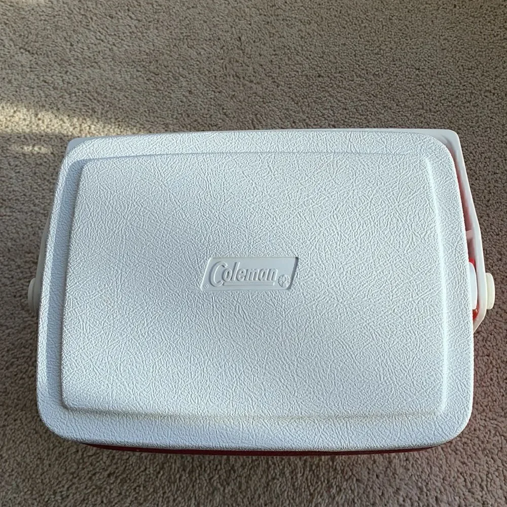 Coleman Vintage‎ Red Strapper 8 Cooler.  Hardsided lunch box, beer lake picnic